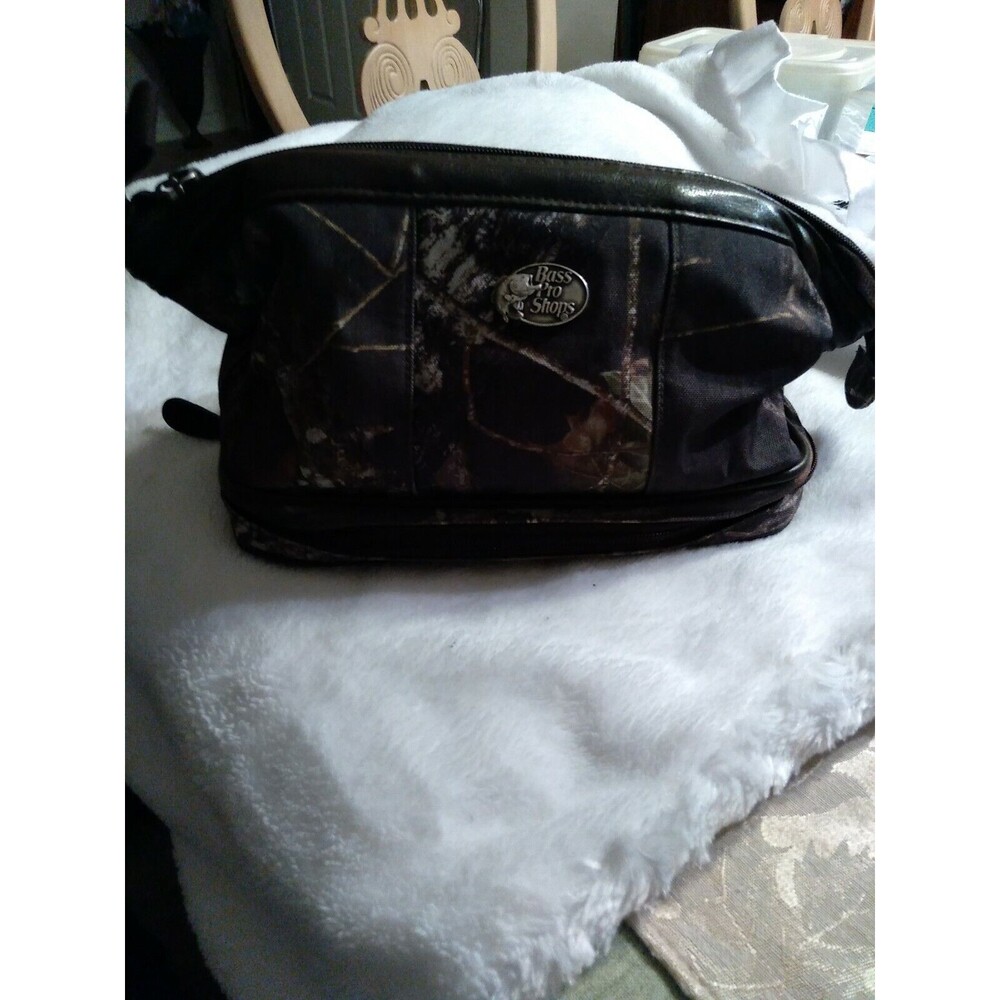 Bass Pro Shops Classic Shave Kit Bag TrueTimber Camo Kanati Pattern